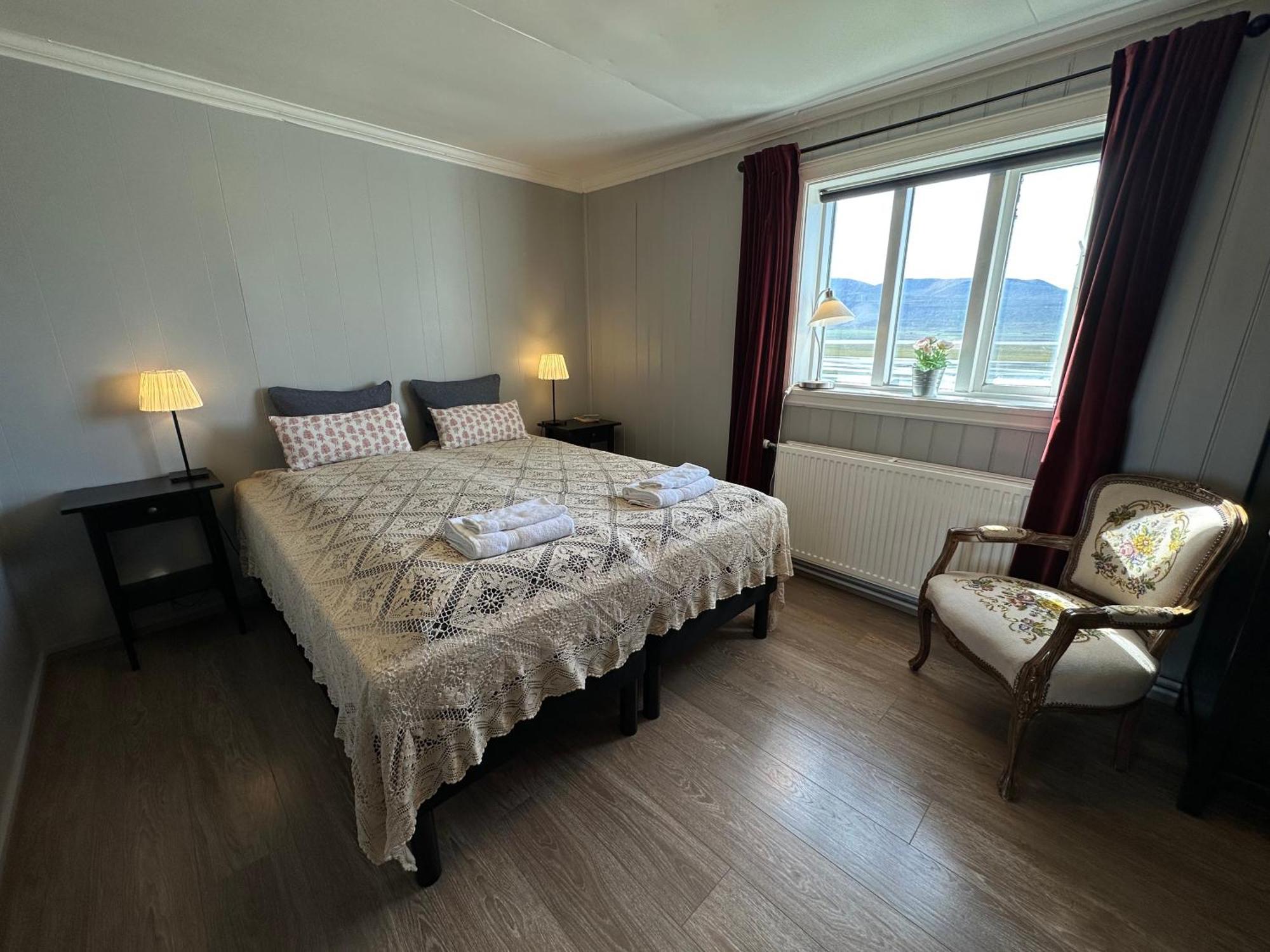 Helluland Guesthouse Saudarkrokur Esterno foto